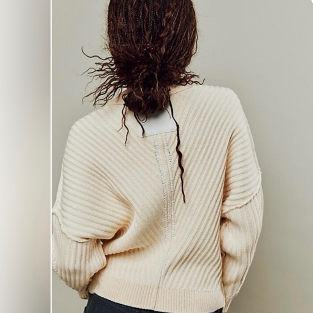 NWOT We The Free Freeway Cream V-Neck Sweater L Large - Picture 2 of 7